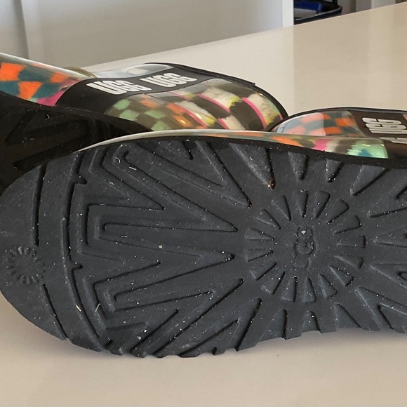 UGG. Clear multicoloured fur rain boot size 9 - Picture 8 of 8